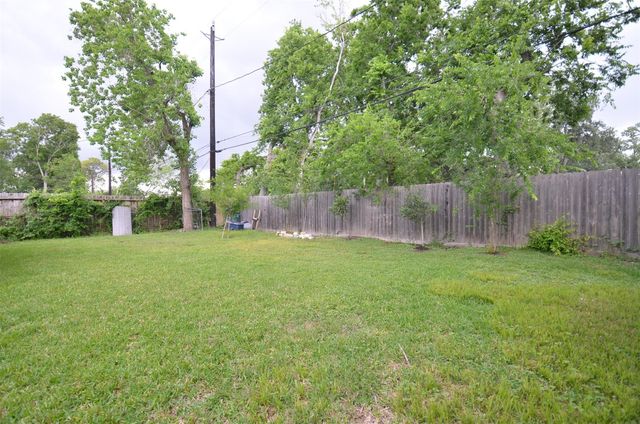 5834 Ludington Drive, Houston, TX 77035
