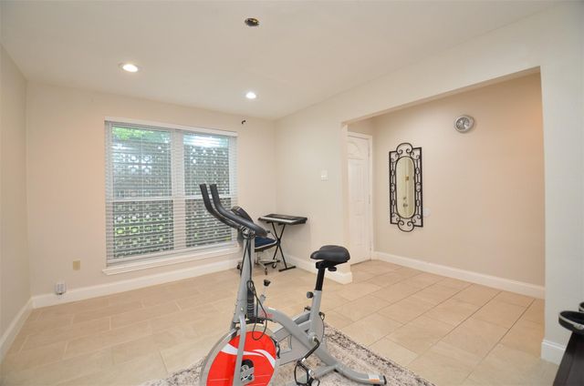 5834 Ludington Drive, Houston, TX 77035