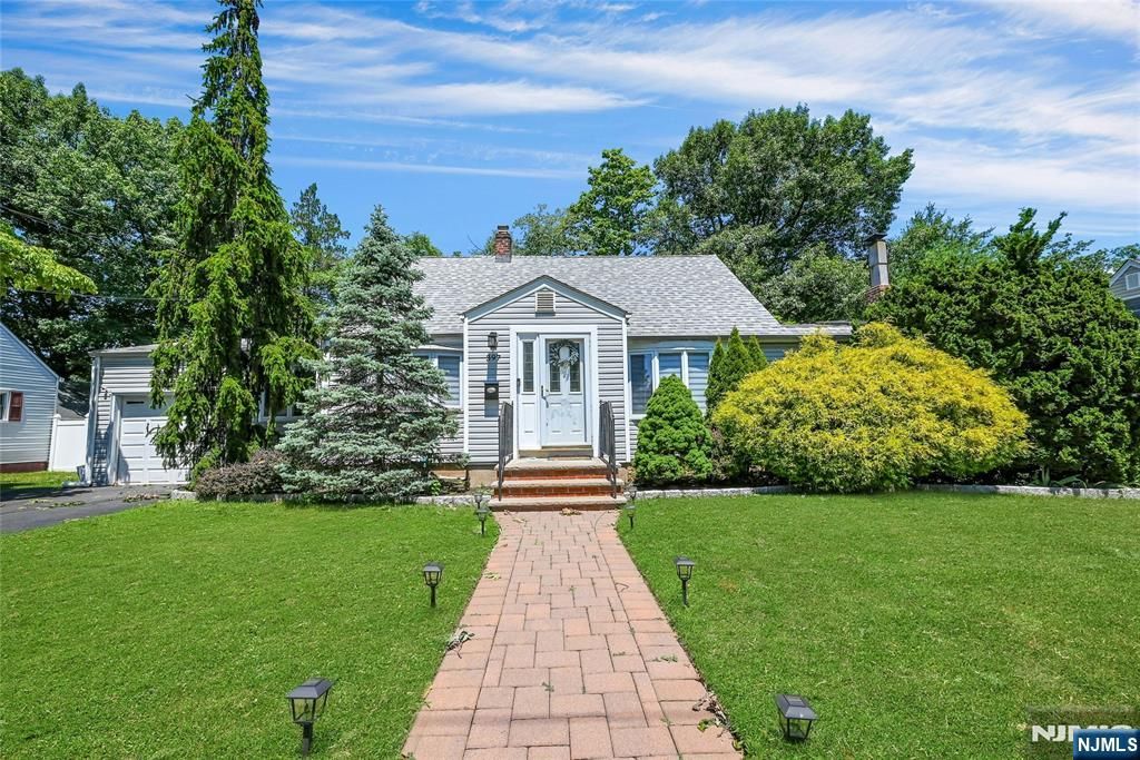 397 Pleasant Avenue, New Milford, NJ 07646