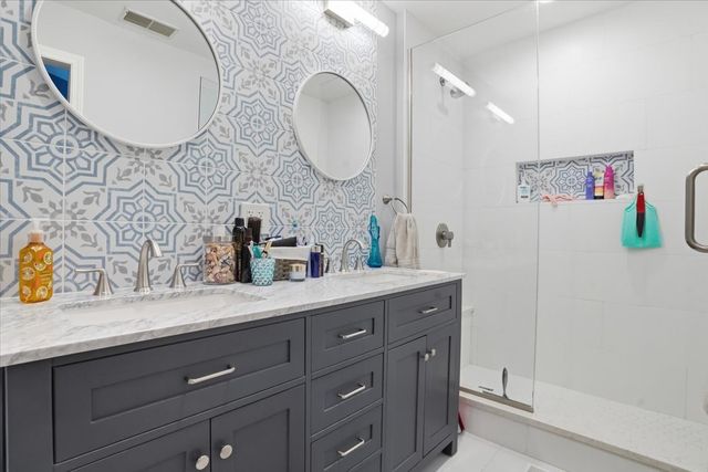 529 Shakespeare Drive, Grayslake, IL 60030