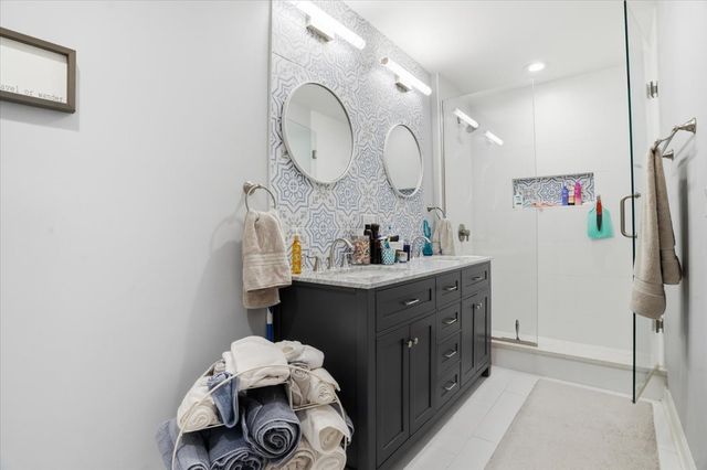 529 Shakespeare Drive, Grayslake, IL 60030