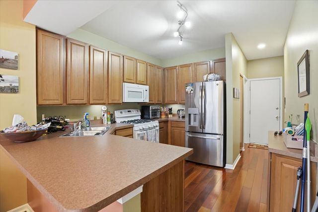 529 Shakespeare Drive, Grayslake, IL 60030