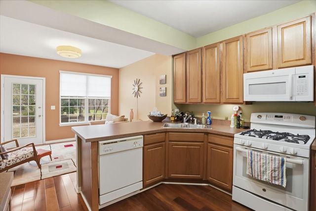 529 Shakespeare Drive, Grayslake, IL 60030