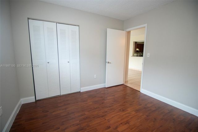 9491 S Palm Cir S 101, Pembroke Pines, FL 33025