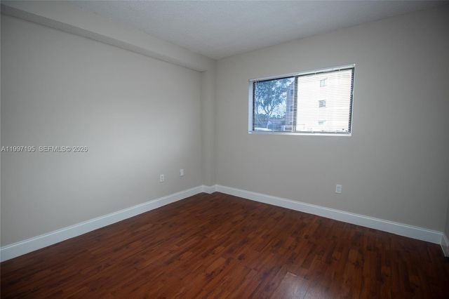 9491 S Palm Cir S 101, Pembroke Pines, FL 33025