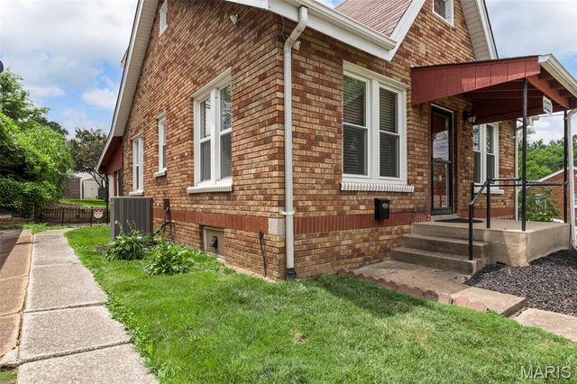 10122 Niblic Drive, St Louis, MO 63114