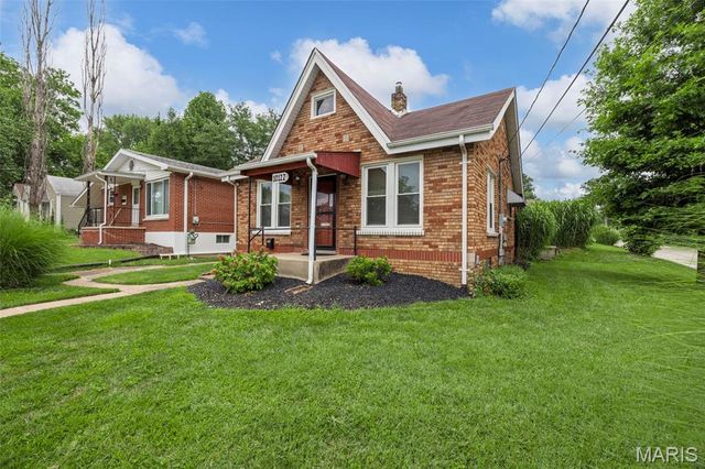 10122 Niblic Drive, St Louis, MO 63114