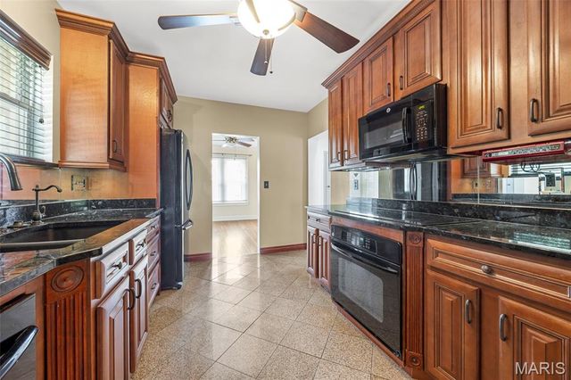 10122 Niblic Drive, St Louis, MO 63114