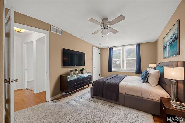 10122 Niblic Drive, St Louis, MO 63114