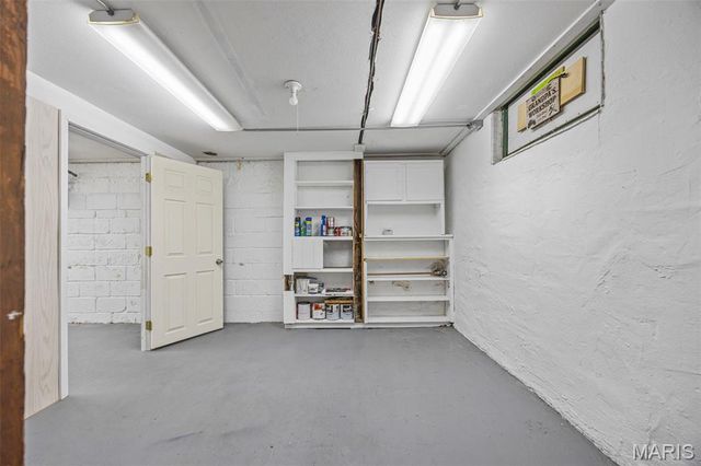 10122 Niblic Drive, St Louis, MO 63114