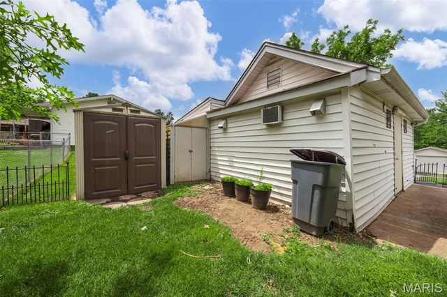 10122 Niblic Drive, St Louis, MO 63114