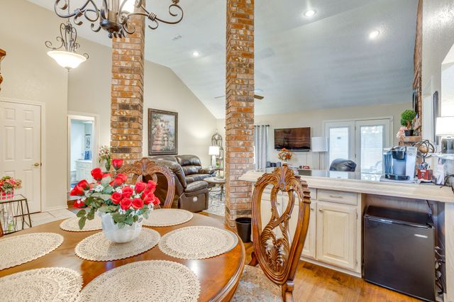 841 Sierra Vista Drive, Burleson, TX 76028