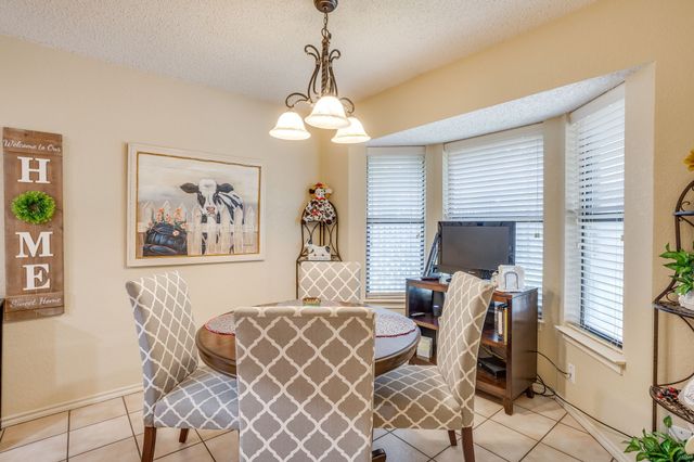 841 Sierra Vista Drive, Burleson, TX 76028