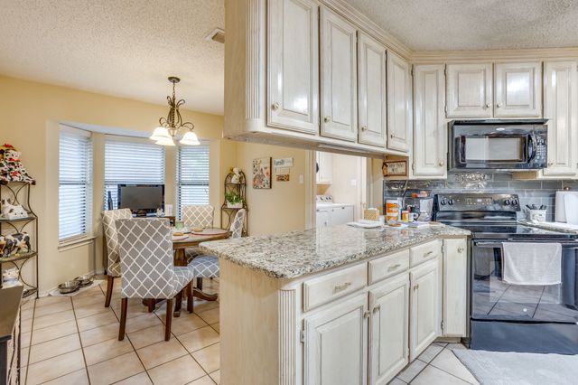 841 Sierra Vista Drive, Burleson, TX 76028