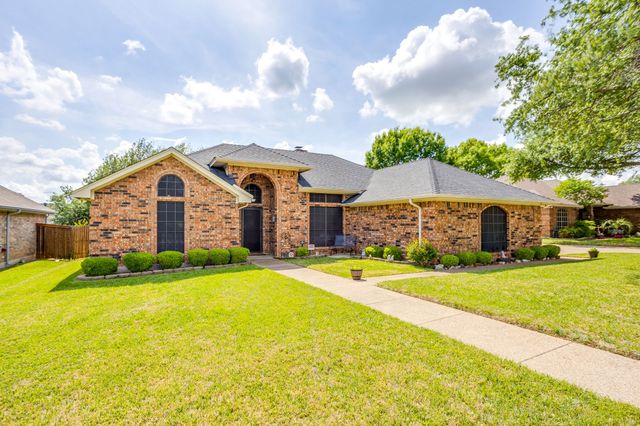 841 Sierra Vista Drive, Burleson, TX 76028