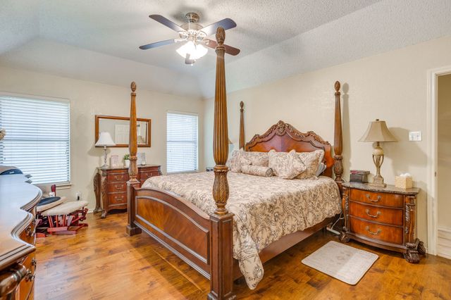 841 Sierra Vista Drive, Burleson, TX 76028