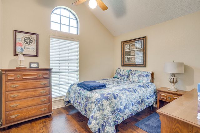 841 Sierra Vista Drive, Burleson, TX 76028