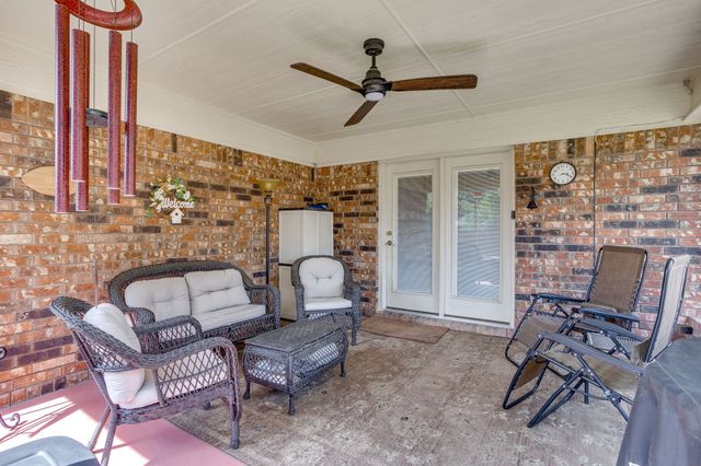 841 Sierra Vista Drive, Burleson, TX 76028