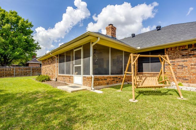 841 Sierra Vista Drive, Burleson, TX 76028