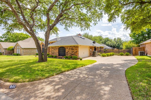 841 Sierra Vista Drive, Burleson, TX 76028