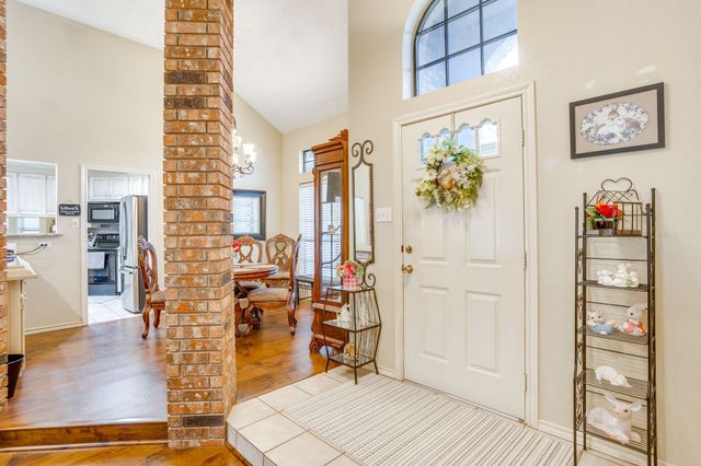 841 Sierra Vista Drive, Burleson, TX 76028