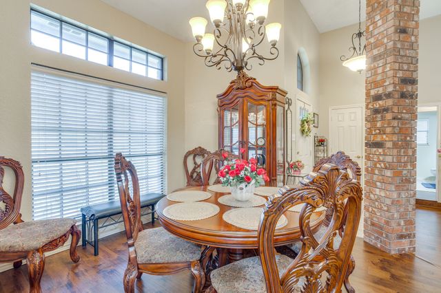 841 Sierra Vista Drive, Burleson, TX 76028