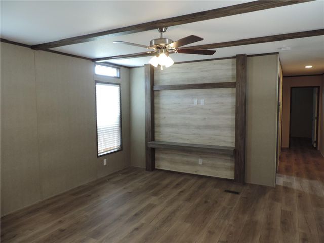 1668 Fm 2518 30, Cleveland, TX 77327