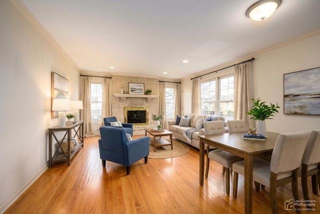 16W536 58th Street, Clarendon Hills, IL 60514