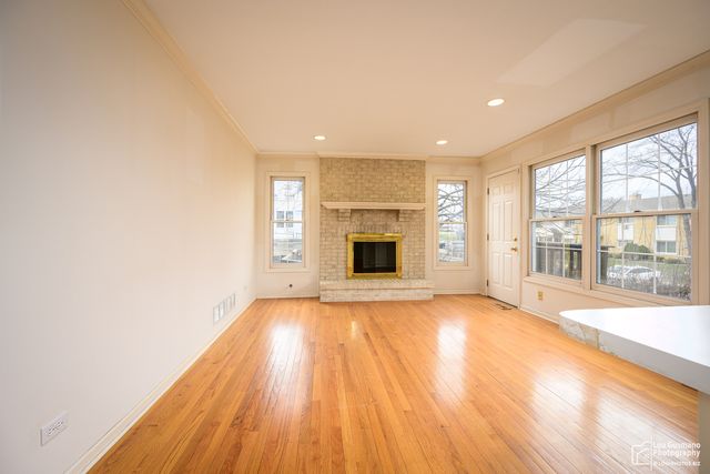 16W536 58th Street, Clarendon Hills, IL 60514