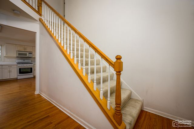 16W536 58th Street, Clarendon Hills, IL 60514