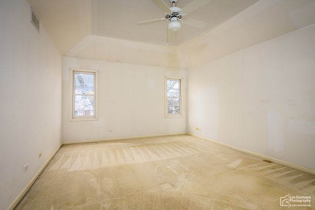 16W536 58th Street, Clarendon Hills, IL 60514