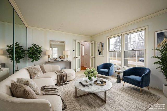 16W536 58th Street, Clarendon Hills, IL 60514