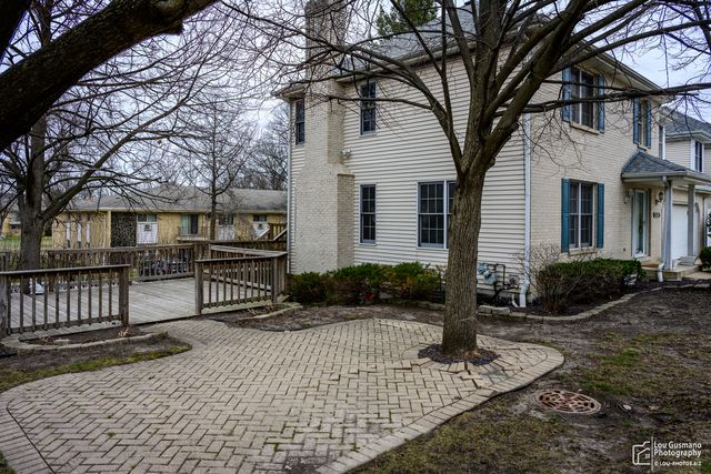 16W536 58th Street, Clarendon Hills, IL 60514