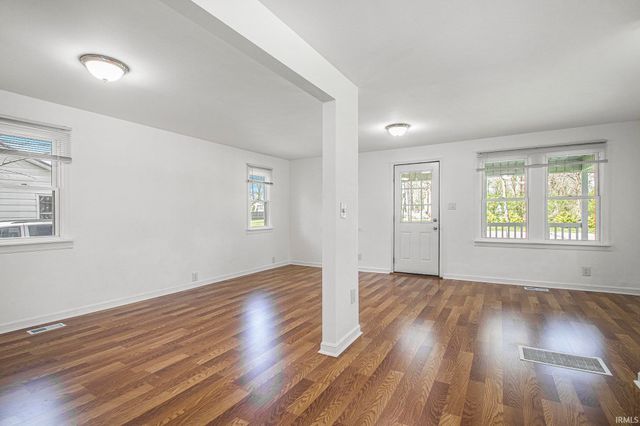 58528 County Road 13, Elkhart, IN 46516