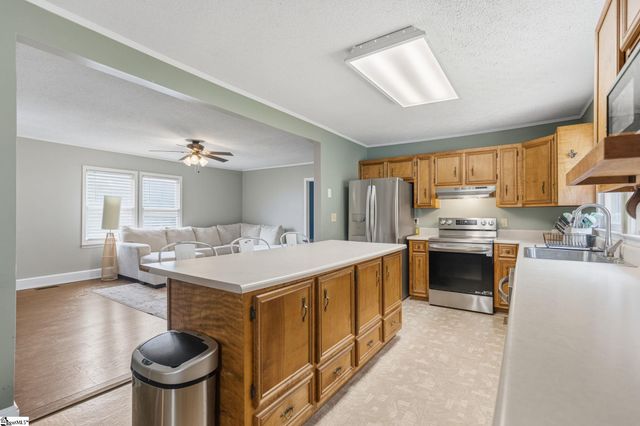 617 Pumpkintown Highway, Pickens, SC 29671