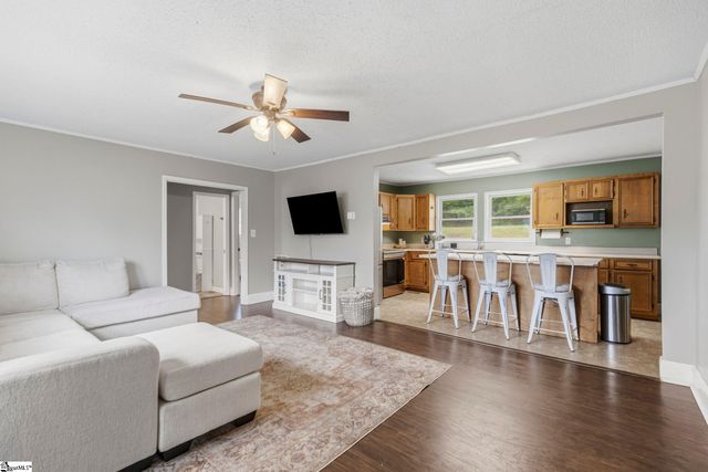 617 Pumpkintown Highway, Pickens, SC 29671