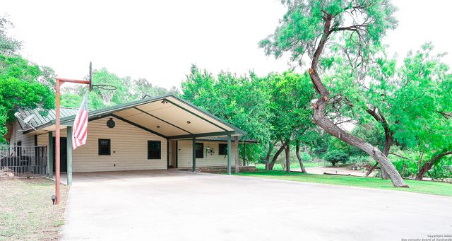 39 Oak, Brackettville, TX 78832