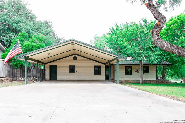 39 Oak, Brackettville, TX 78832