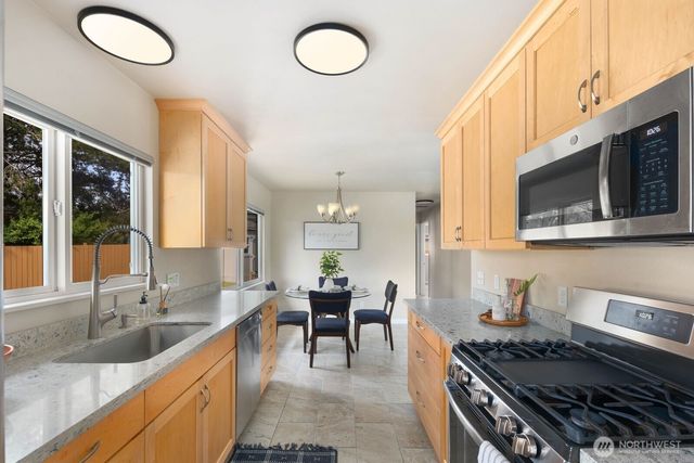 16715 116th Place SE, Renton, WA 98058