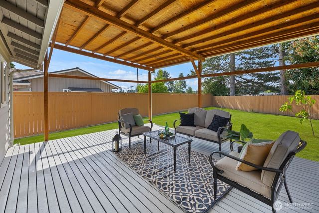 16715 116th Place SE, Renton, WA 98058