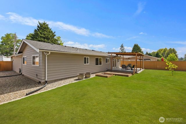 16715 116th Place SE, Renton, WA 98058