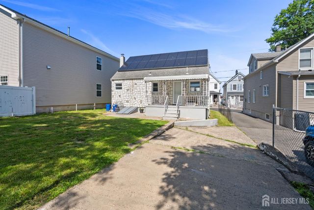 18 John Street, Carteret, NJ 07008