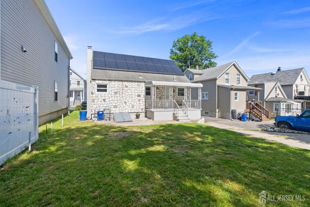 18 John Street, Carteret, NJ 07008