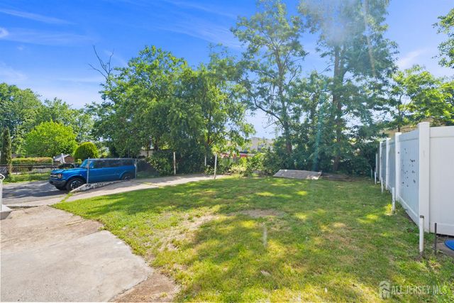 18 John Street, Carteret, NJ 07008