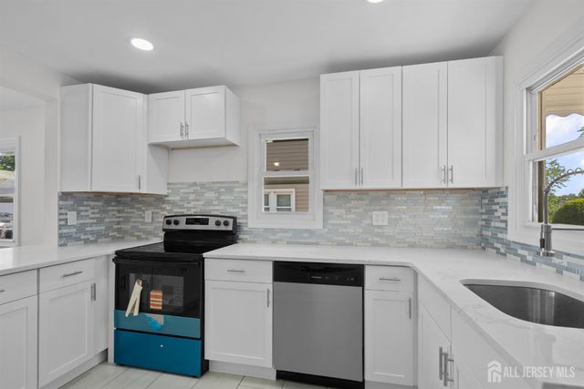 18 John Street, Carteret, NJ 07008