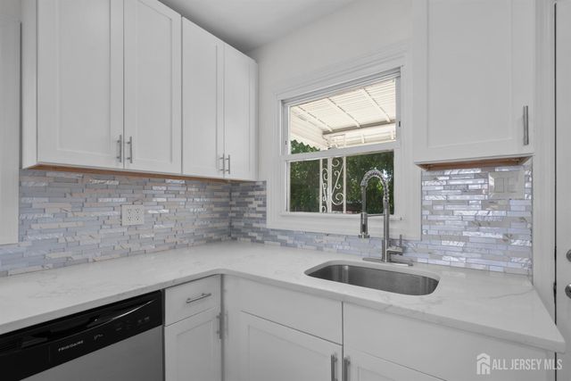 18 John Street, Carteret, NJ 07008