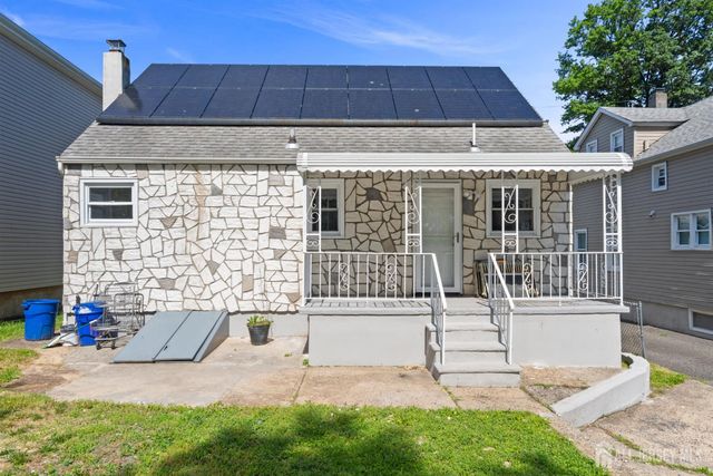 18 John Street, Carteret, NJ 07008