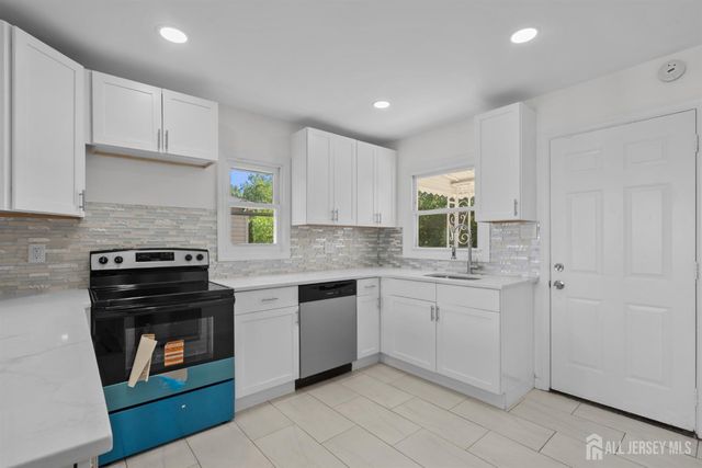 18 John Street, Carteret, NJ 07008
