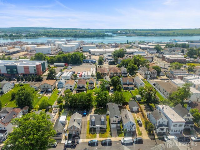 18 John Street, Carteret, NJ 07008