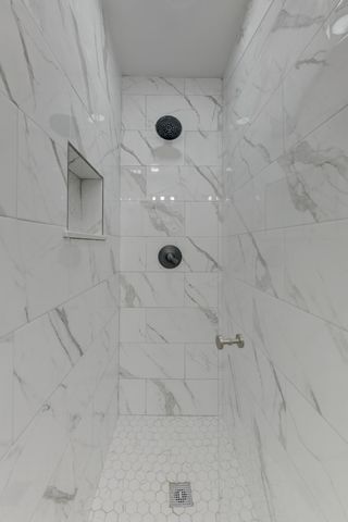 824 Elm Street, Valparaiso, IN 46383